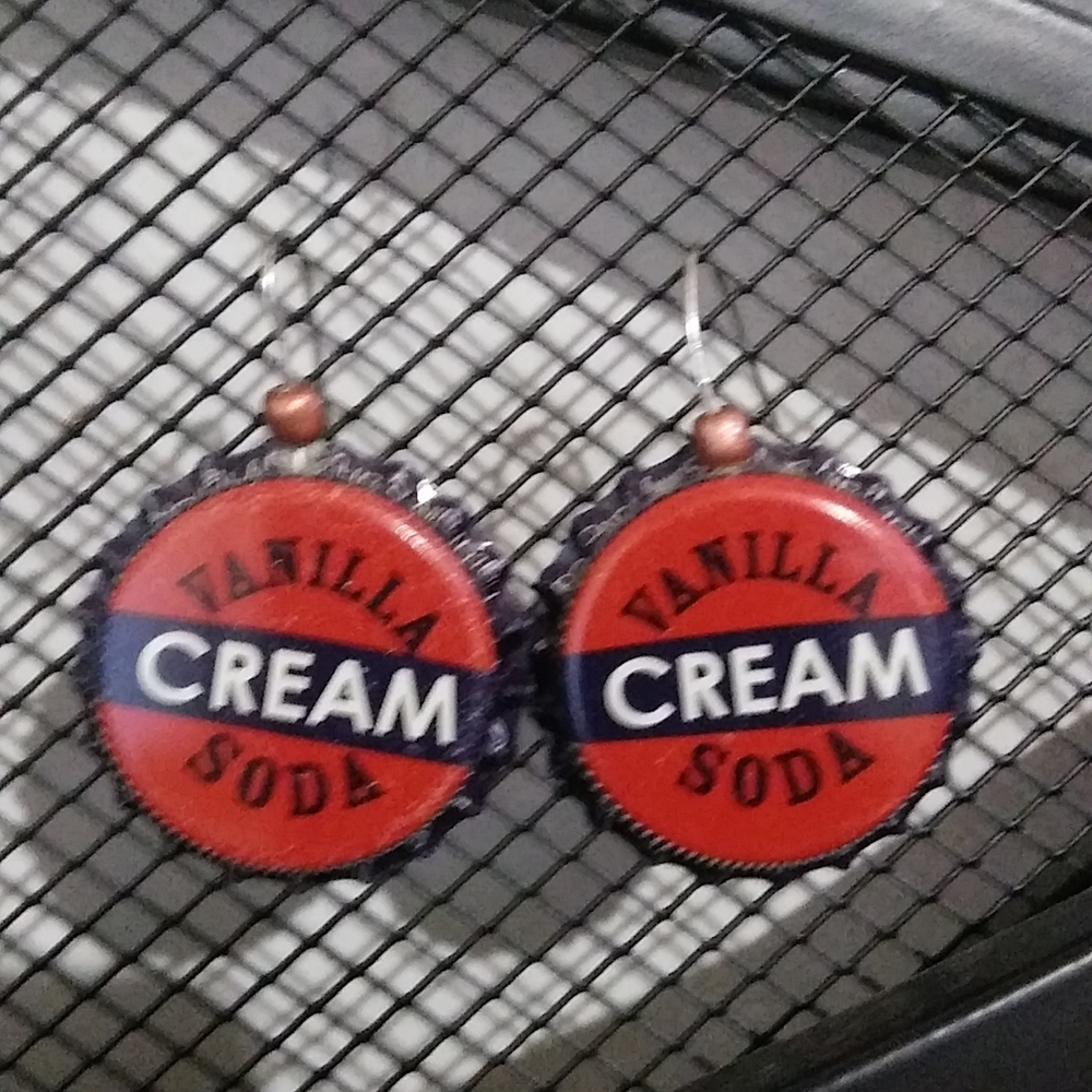 VANILLA CREAM SODA Bottle cap earrings